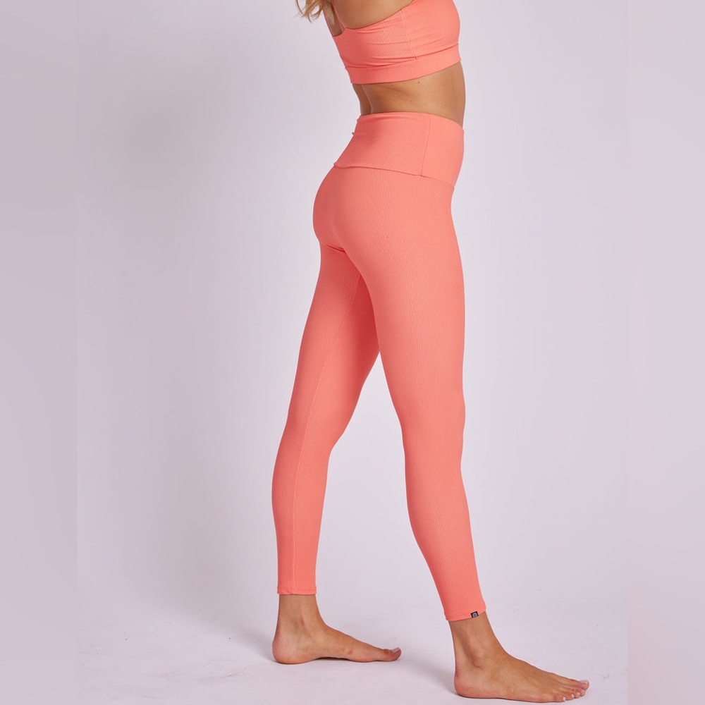🆕 NWT Onzie High Rise Rib Leggings Peach Punch Rib S/M